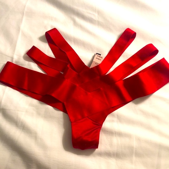 Victoria’s Secret NWT Red Balconette cage Strappy Bra/Panty Small 34C Bondage - Picture 6 of 8